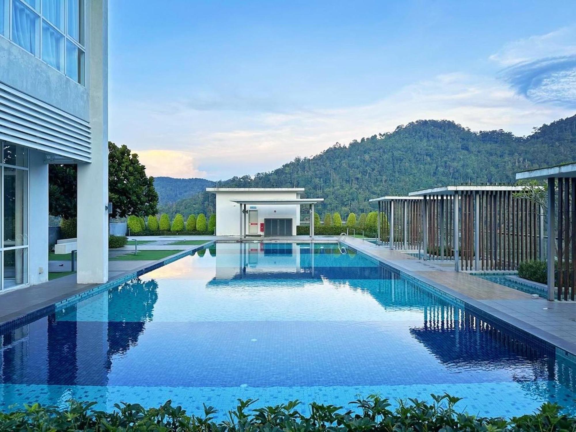 Swiss-Garden Hotel & Residences, Genting Highlands Exterior photo The swimming pool at the resort
