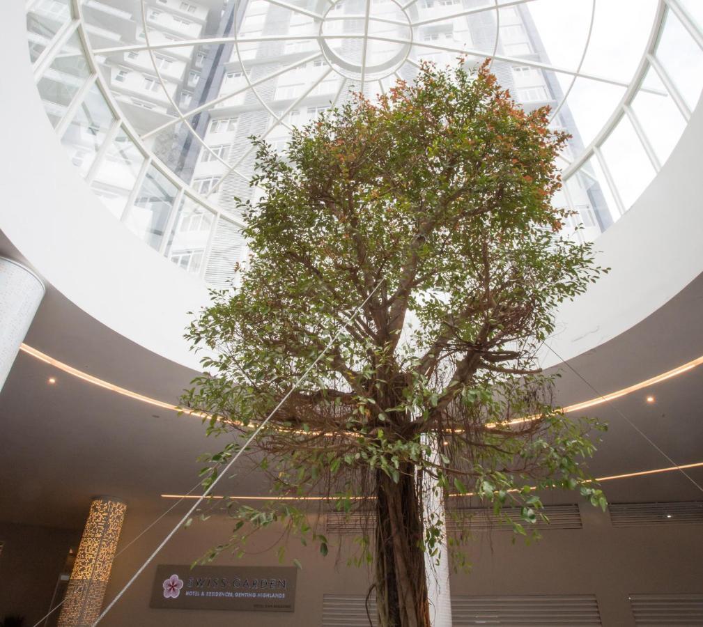 Swiss-Garden Hotel & Residences, Genting Highlands Exterior photo The tree in the atrium